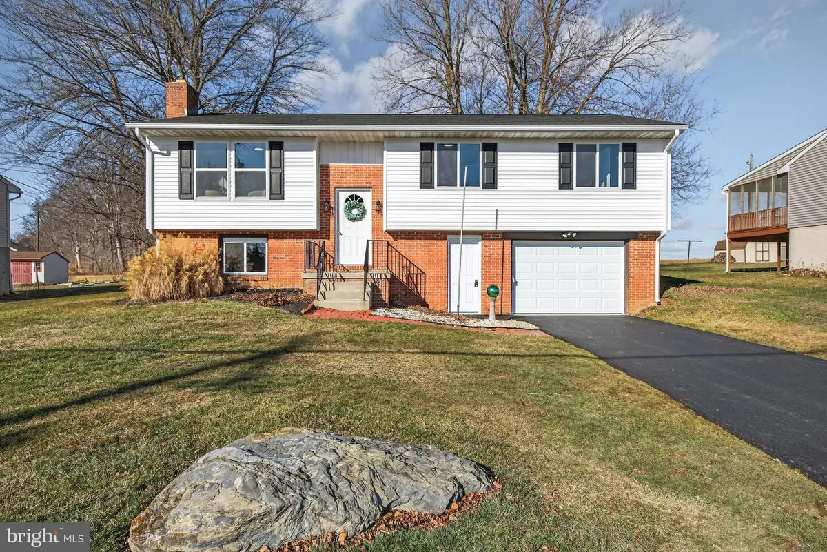 1721 Pioneer Rd, Lancaster, PA 17602 - Image #1