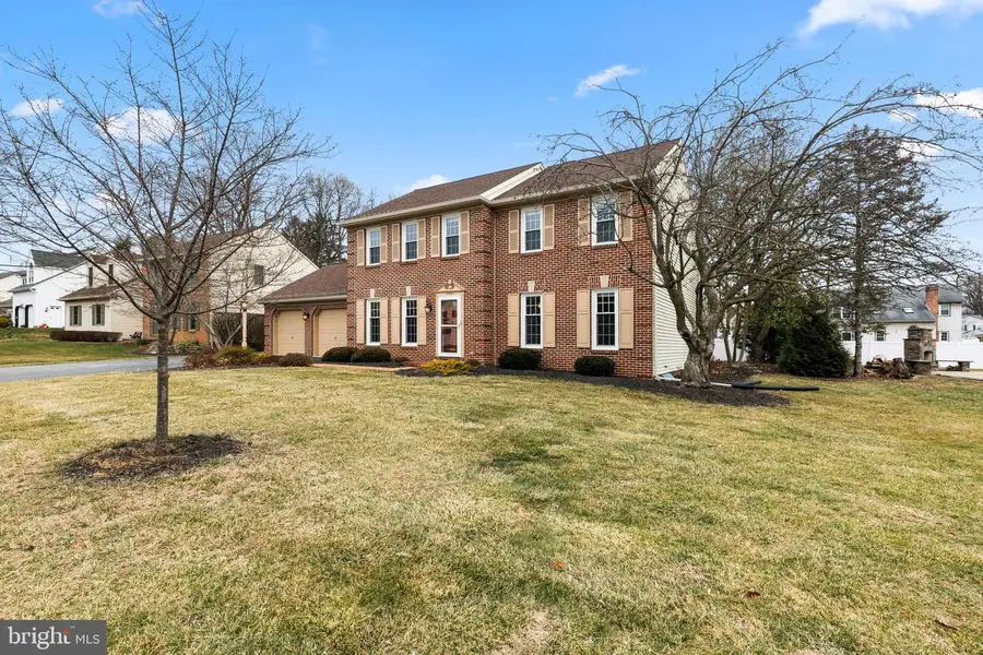 308 N Homestead Dr, Landisville, PA 17538 - Image #3