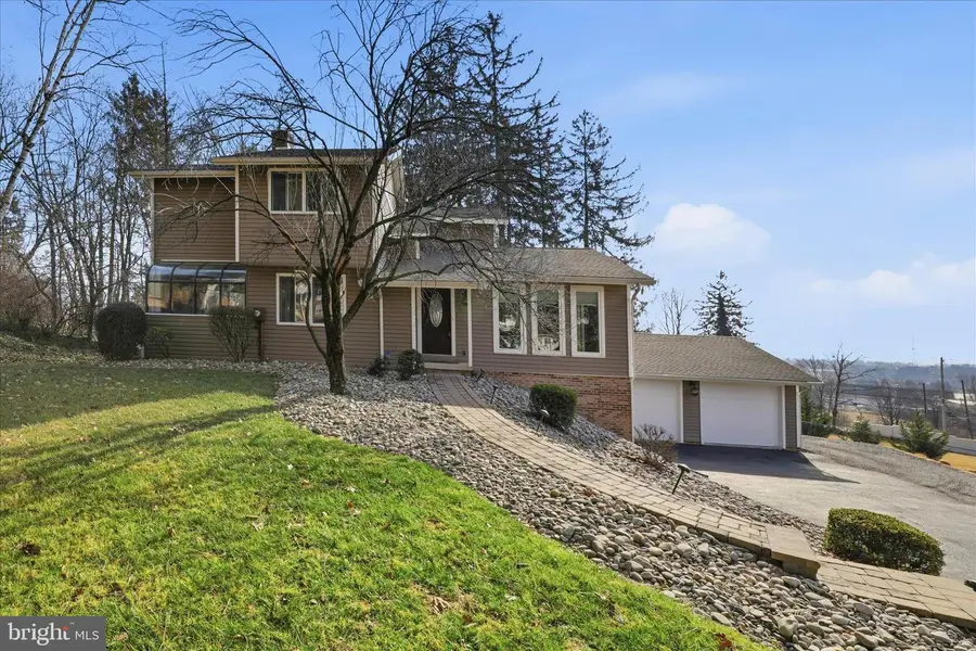 1016 Woodridge Blvd, Lancaster, PA 17601 - Image #3