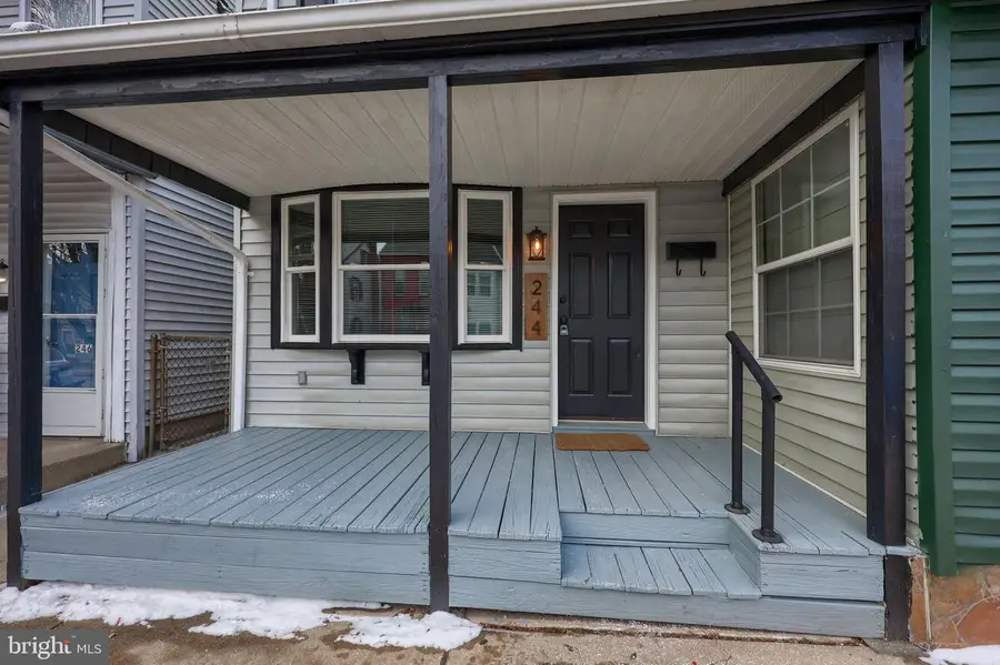 244 S 5th St, Columbia, PA 17512 - Image #2