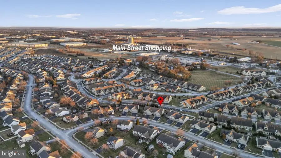 2182 Weeping Willow Ln, Mount Joy, PA 17552 - Image #2