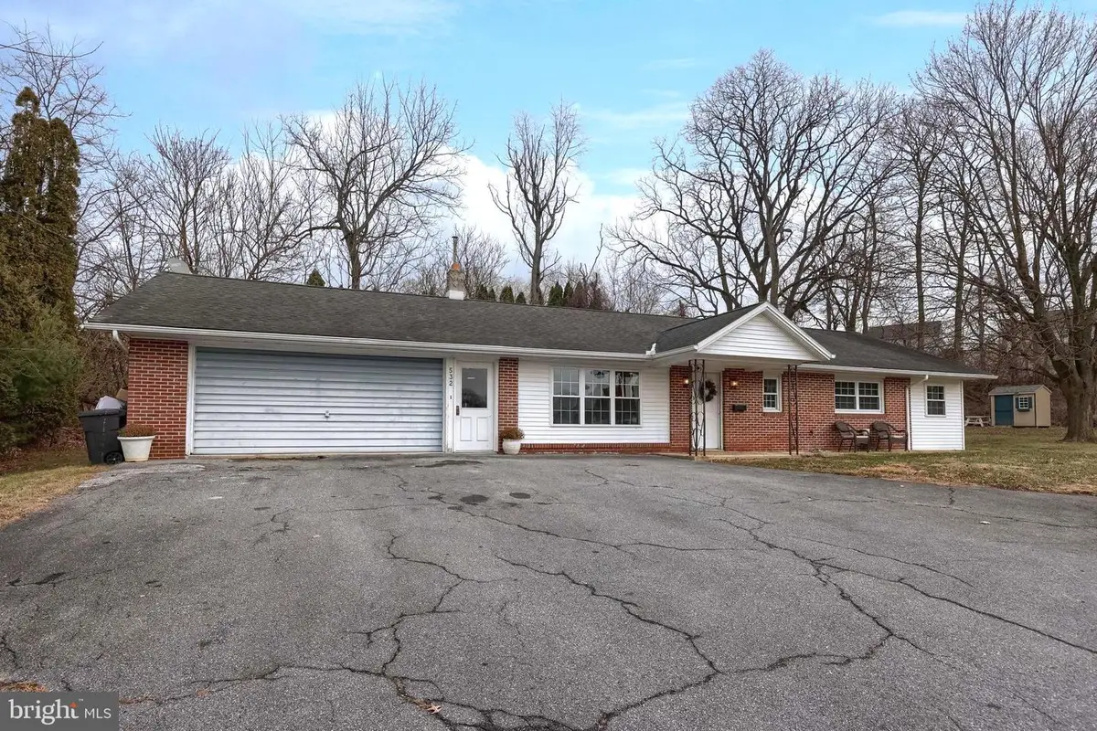 532 Pointview Ave, Ephrata, PA 17522 - Image #1