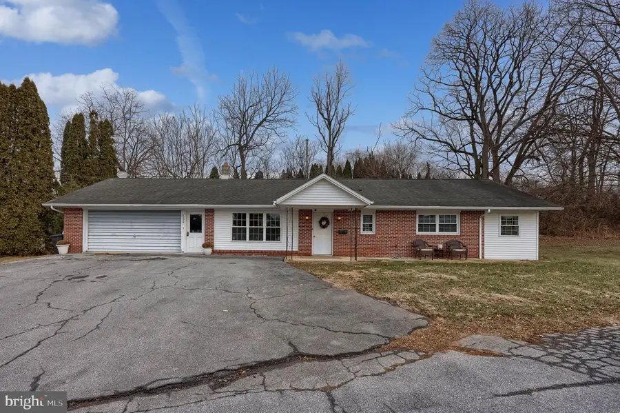 532 Pointview Ave, Ephrata, PA 17522 - Image #2