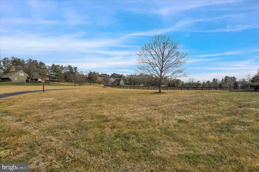 3512 Meadow View Rd, Manheim, PA 17545 - Image #2