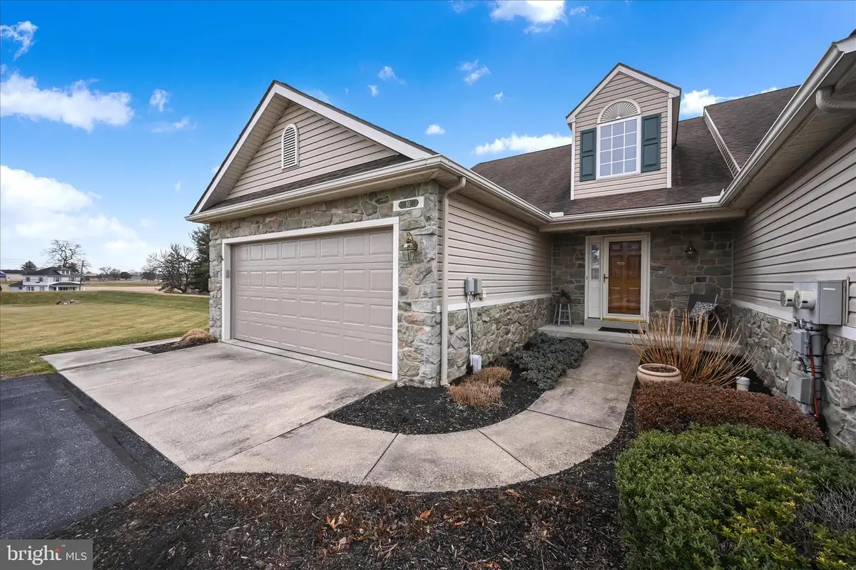 10 Gantz Mdws, Mount Joy, PA 17552 - Image #1