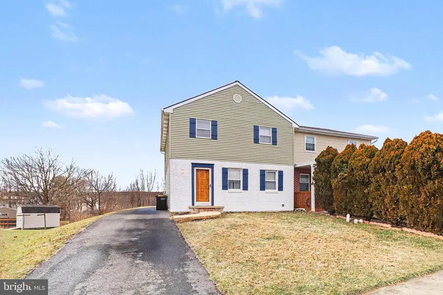 438 Larkspur Loop, Lancaster, PA 17602 - Image #2