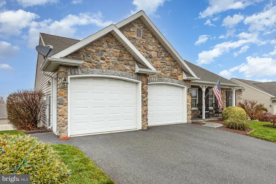 714 Heather Rdg, Manheim, PA 17545 - Image #3