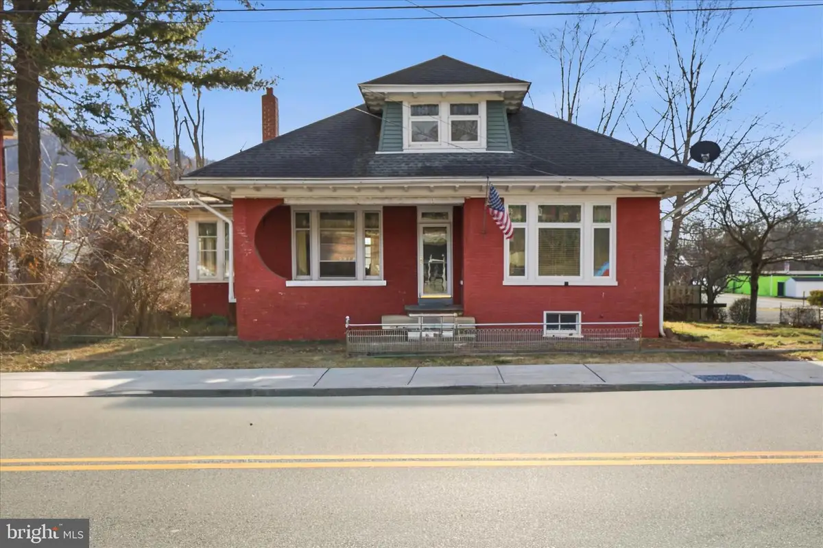 127 W Main St, Adamstown, PA 19501 - Image #1