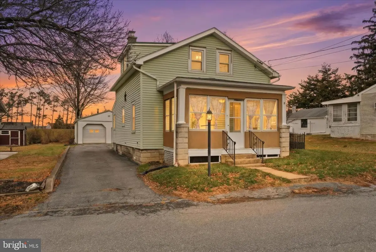 433 Elwyn Ter, Manheim, PA 17545 - Image #1