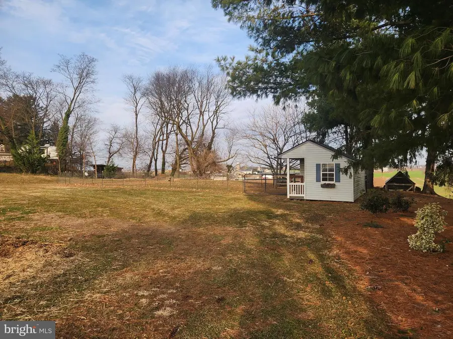2361 Leabrook Rd, Lancaster, PA 17601 - Image #2