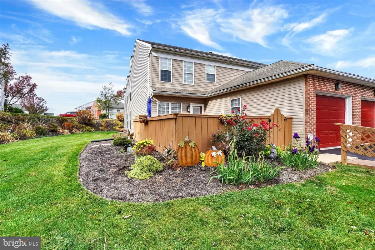208 Winding Hill Dr, Lancaster, PA 17601 - Image #1