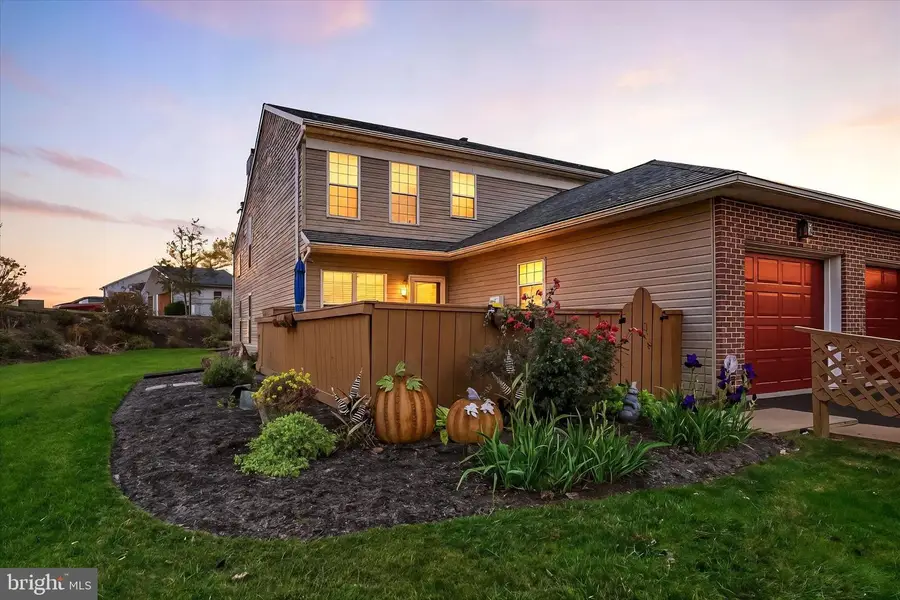 208 Winding Hill Dr, Lancaster, PA 17601 - Image #2