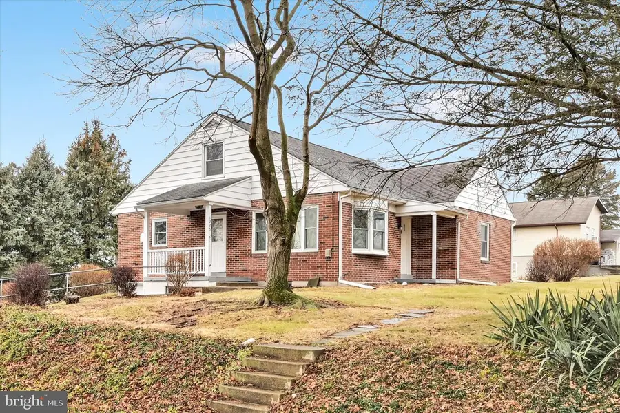 1225 Shumaker Rd, Manheim, PA 17545 - Image #2