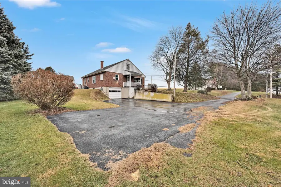 1225 Shumaker Rd, Manheim, PA 17545 - Image #3