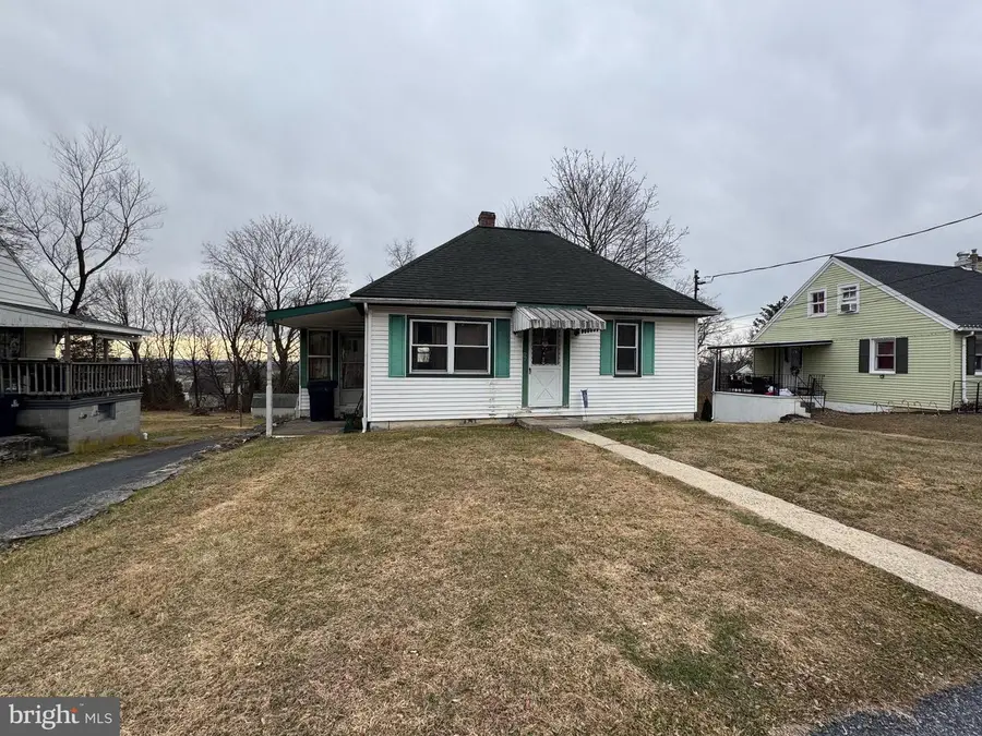 8 S Conestoga View Dr, Akron, PA 17501 - Image #2