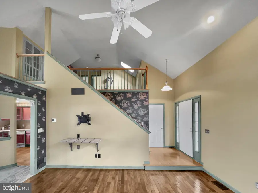 65 S Reamstown Rd, Stevens, PA 17578 - Image #2