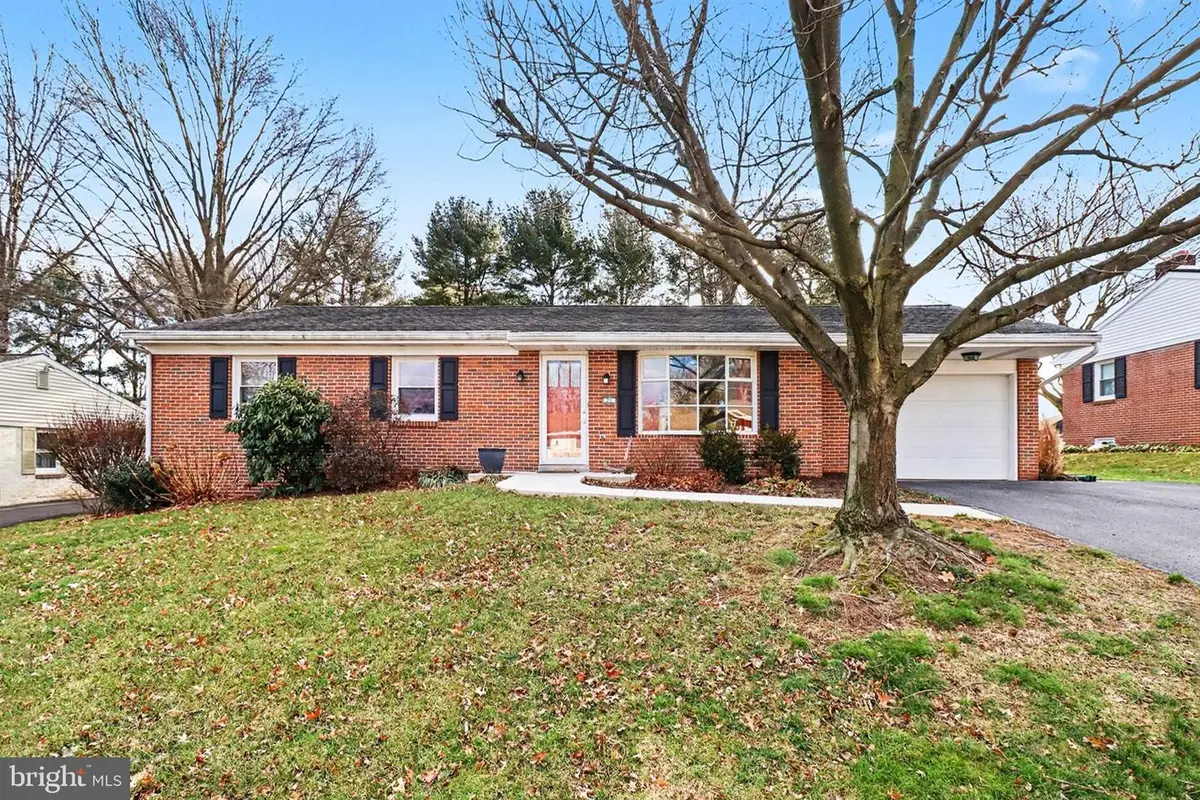 21 Dawn Ave, Akron, PA 17501 - Image #1