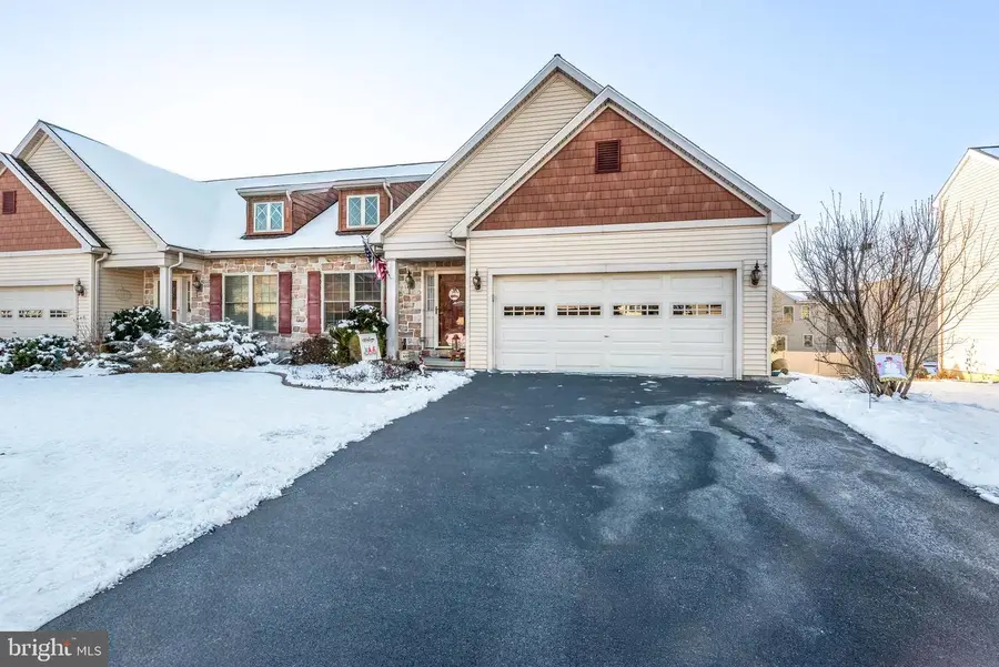 5123 Summerfield Dr, Mount Joy, PA 17552 - Image #2