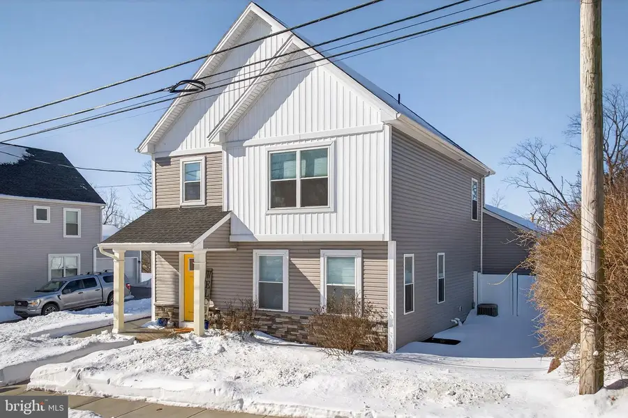 94 N Reamstown Rd, Stevens, PA 17578 - Image #2