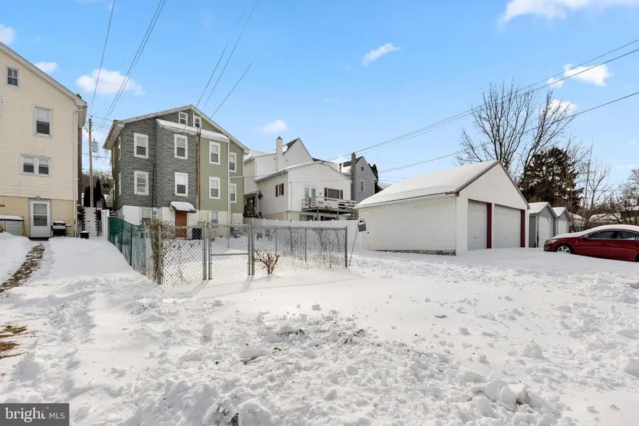 106 Lincoln Ave, Ephrata, PA 17522 - Image #3