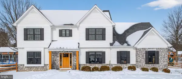 103 E Woods Dr, LITITZ, PA 17543