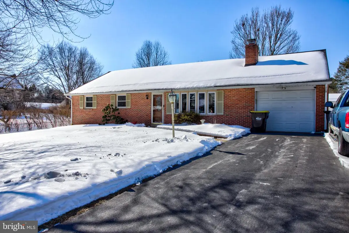 902 Perry Rd, Lititz, PA 17543 - Image #1