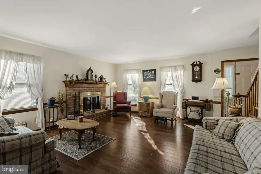 23 Eastbrooke Dr, Ephrata, PA 17522 - Image #3