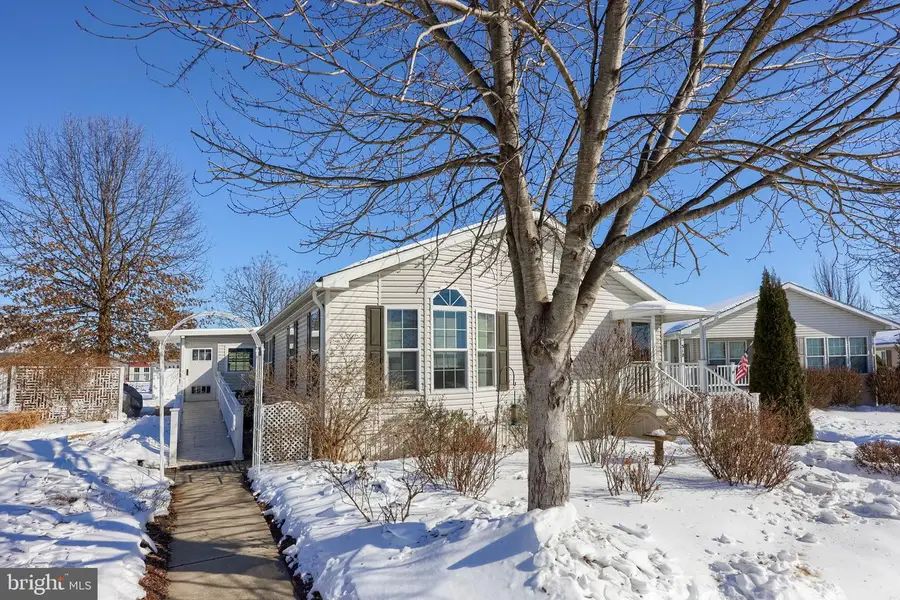 310 Summers Dr, Lancaster, PA 17601 - Image #2