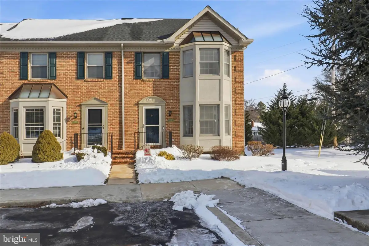 353 Cobblestone Ln, Lancaster, PA 17601 - Image #1