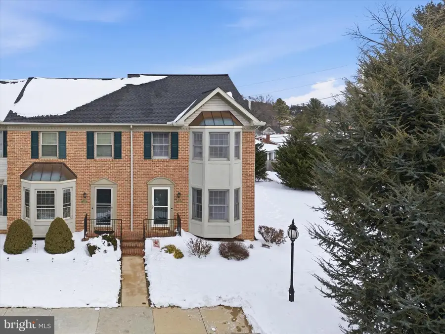 353 Cobblestone Ln, Lancaster, PA 17601 - Image #2