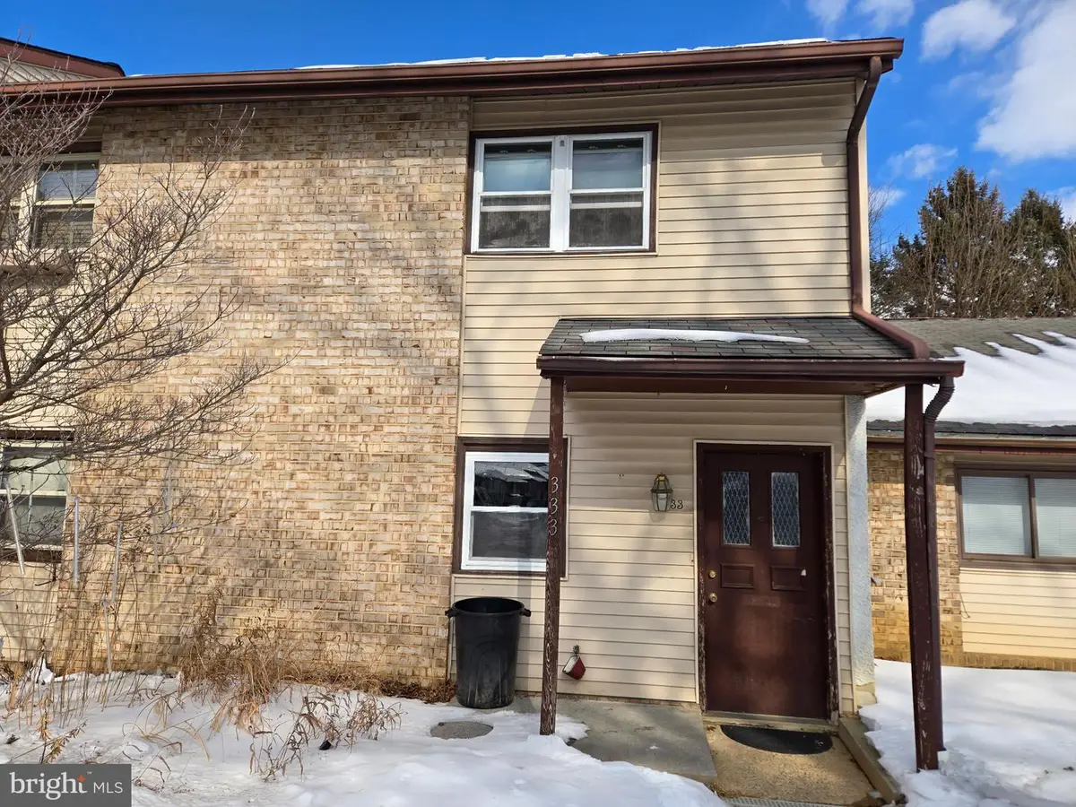 333 Greenland Dr, Lancaster, PA 17602 - Image #1