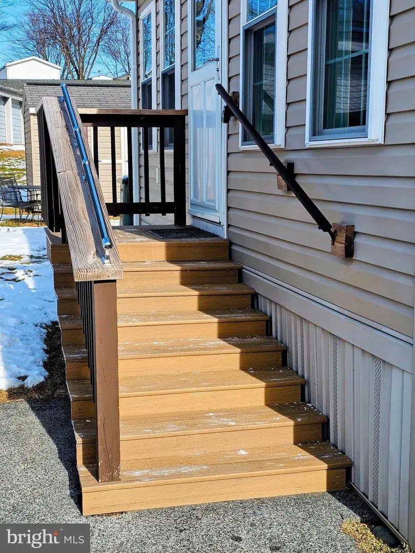 927 Emerald St, Ephrata, PA 17522 - #2