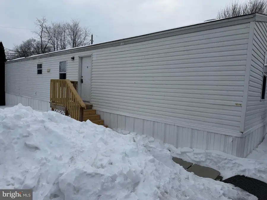 29 Hilltop Ave, Akron, PA 17501 - #3