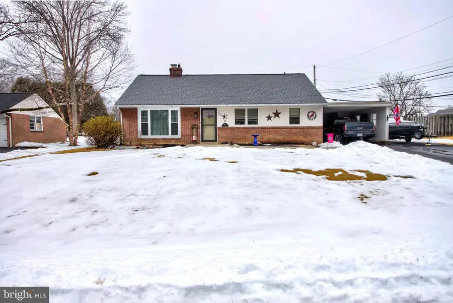 825 Robin Rd, Lancaster, PA 17601 - #2