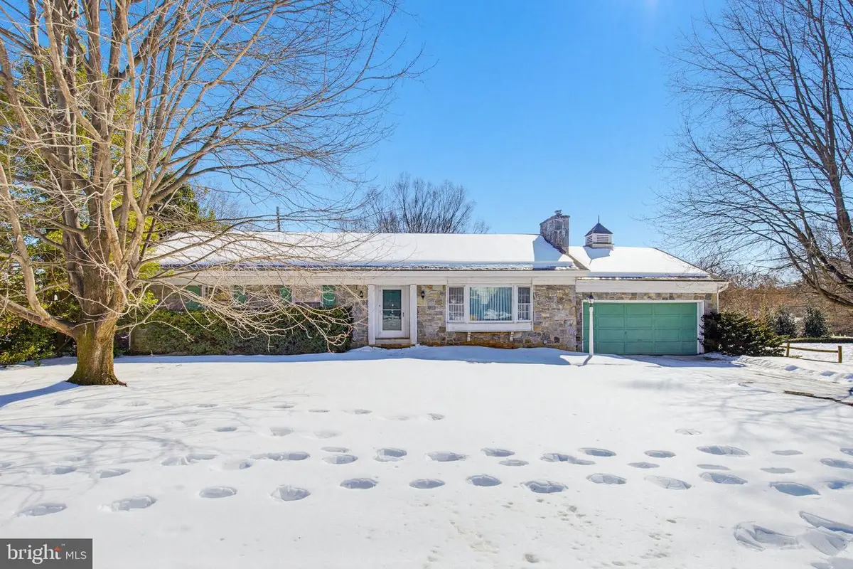 2102 Lyndell Dr, Lancaster, PA 17601 - #1