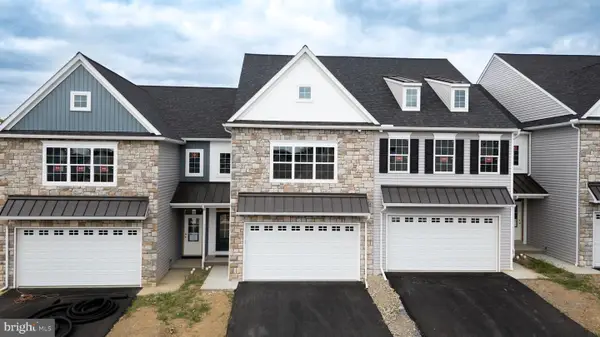 2482 Spring Water Cir, LANCASTER, PA 17601