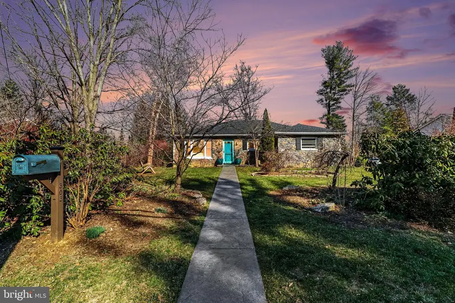 303 S Market St, Mount Joy, PA 17552 - #2