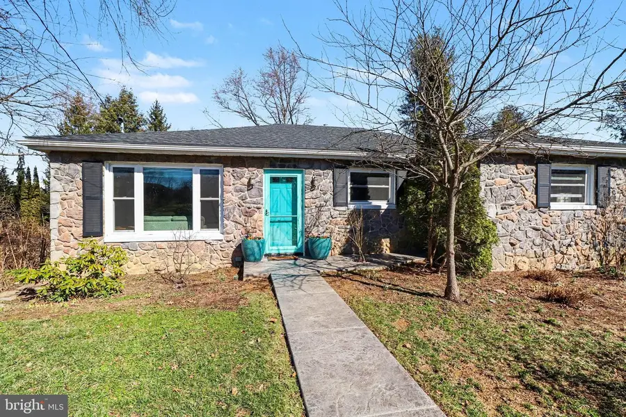 303 S Market St, Mount Joy, PA 17552 - #3