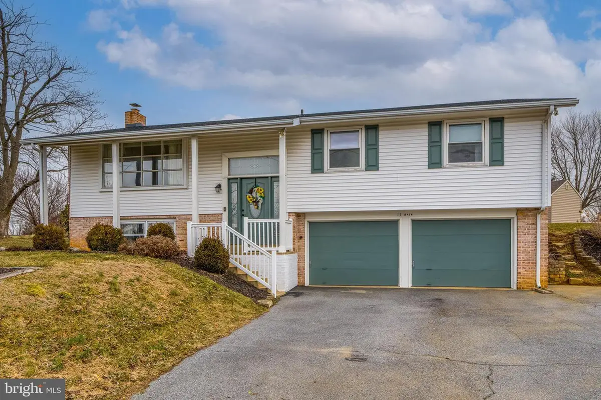 15 Main St, Akron, PA 17501 - #1