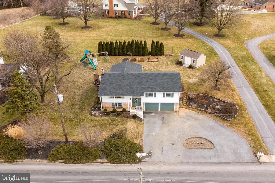 15 Main St, Akron, PA 17501 - #2