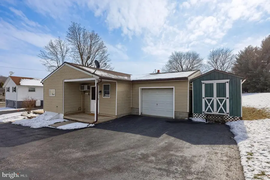 351 E Fulton St, Ephrata, PA 17522 - #2