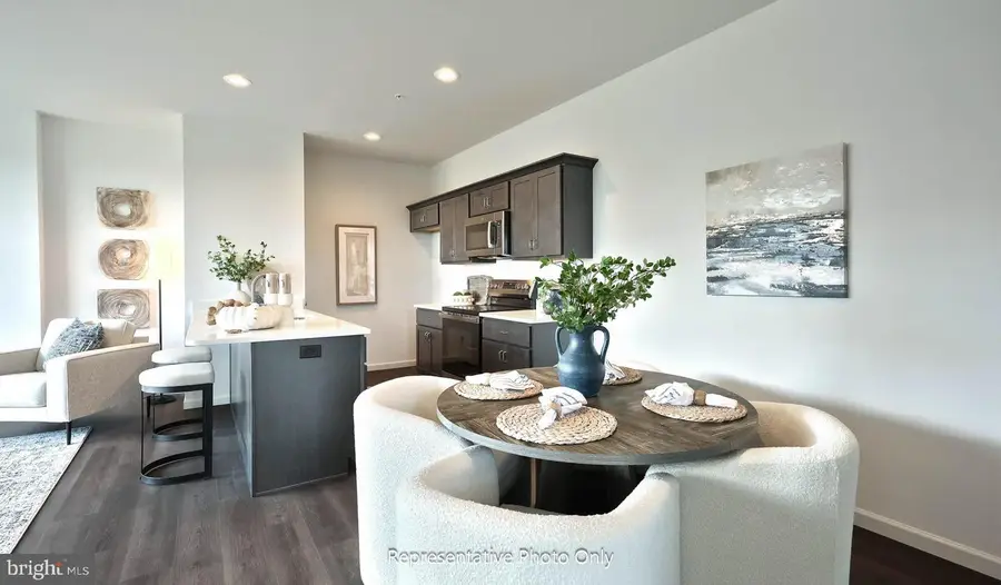 32 N Conifer Dr, Elizabethtown, PA 17022 - #2