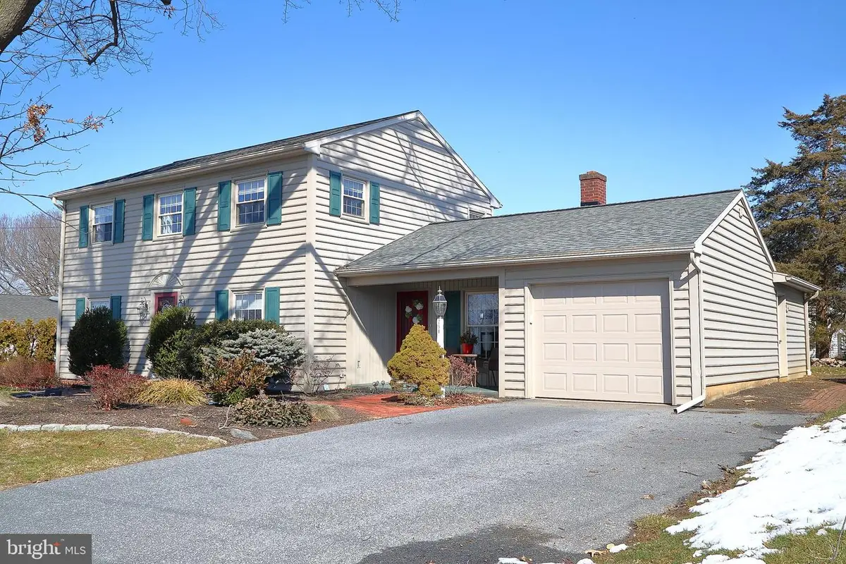 250 Julia Ave, Strasburg, PA 17579 - #1