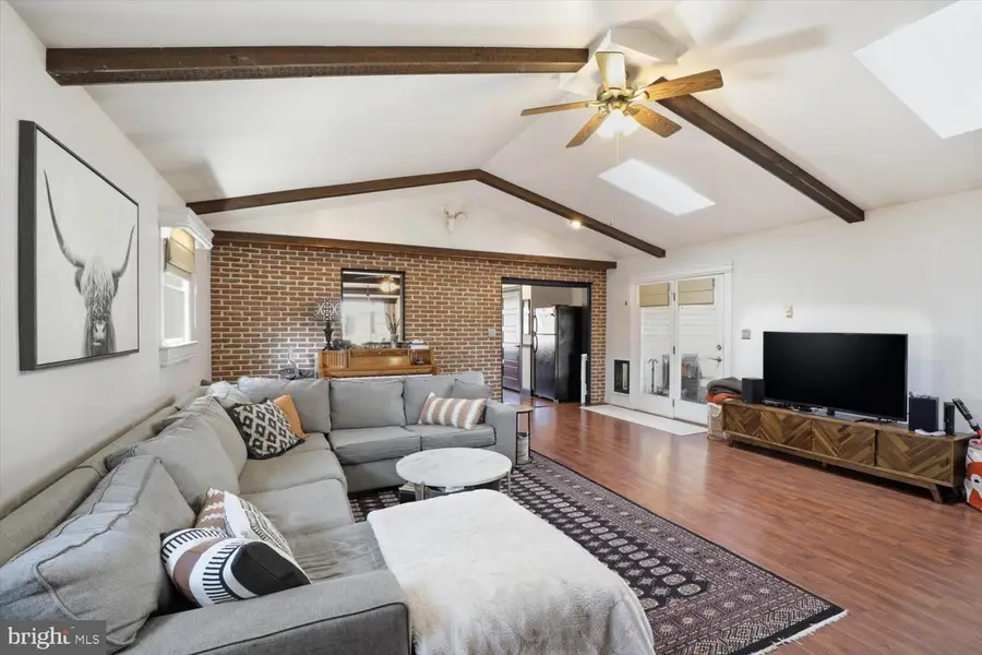 1424 E Newport Rd, Lititz, PA 17543 - #3