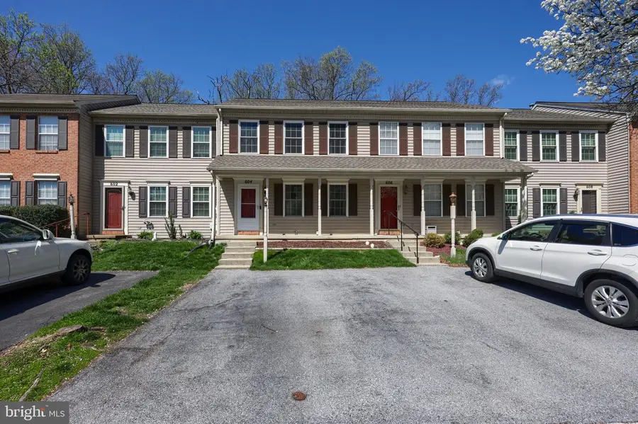 604 Rockwood Dr, Elizabethtown, PA 17022 - #2