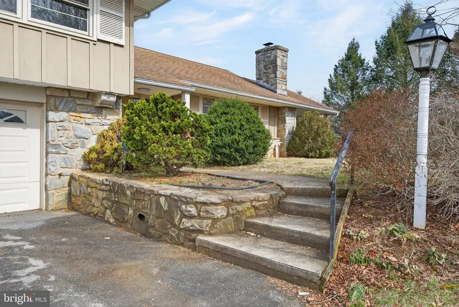 325 Murry Hill Dr, Lancaster, PA 17601 - #3