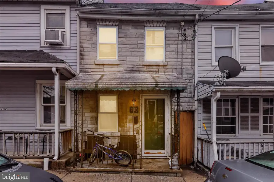 230 Lawrence St, Columbia, PA 17512 - #2