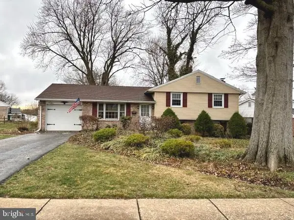 229 Pleasant View Dr, STRASBURG, PA 17579