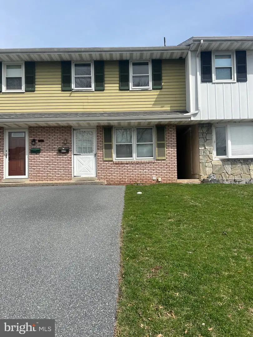 639 N Lime St, Elizabethtown, PA 17022 - #2