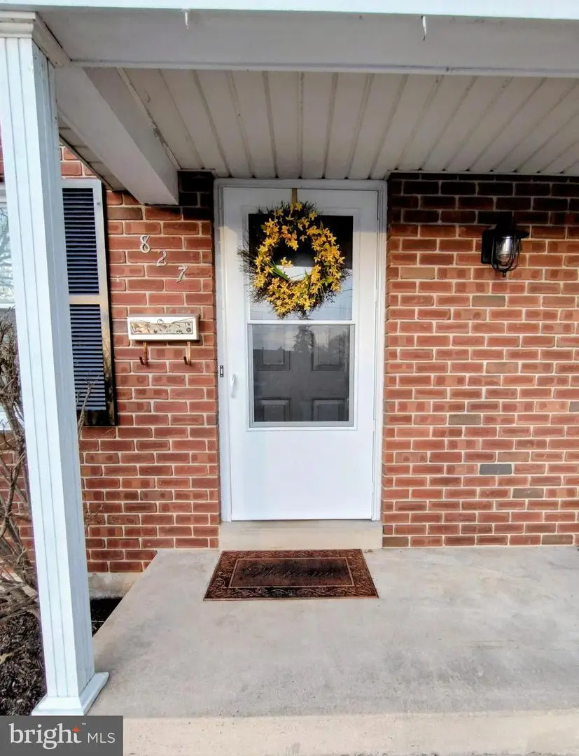 827 S Locust St, Elizabethtown, PA 17022 - #2